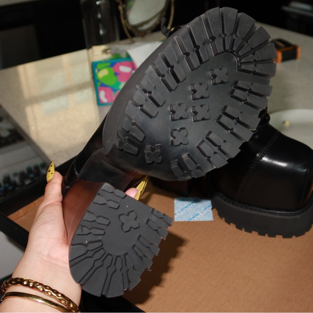 Current Mood Black and Brown Platform Heels - Picture 6 of 6
